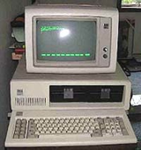 1990 Inclusión de computadoras en las instituciones educativas