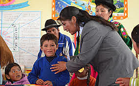 SEP propone una política de educación bilingüe