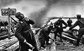 Las tropas soviéticas liberan Kiev.