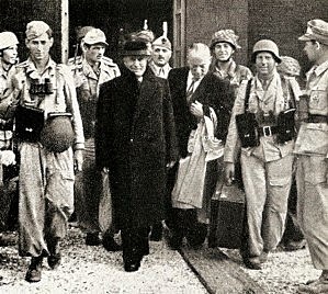Mussolini es liberado de prisión por comandos alemanes
