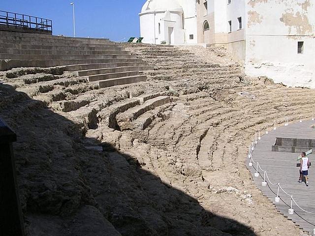 Roman Gades theatre
