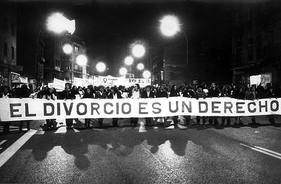 Aprobación de la Ley del divorcio