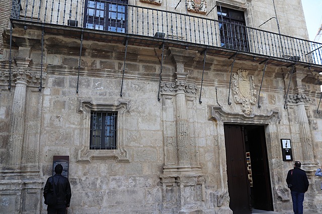 Udaletxe zaharraren eraikuntza