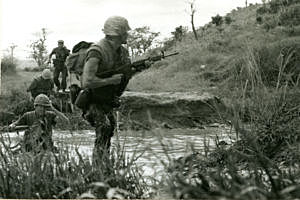 Marines defend airbase in Da Nang