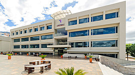 Timeline: Origen y desarrollo de la Universidad