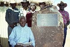 Whitlam hands back title to Gurindji people