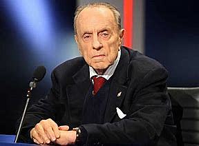 Cambio de gobierno: entra Manuel Fraga.