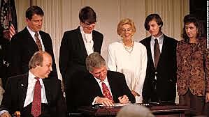 Clinton signs the Brady bill
