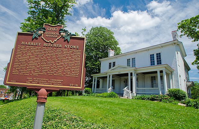 Moves with Family to Cincinnati, Ohio