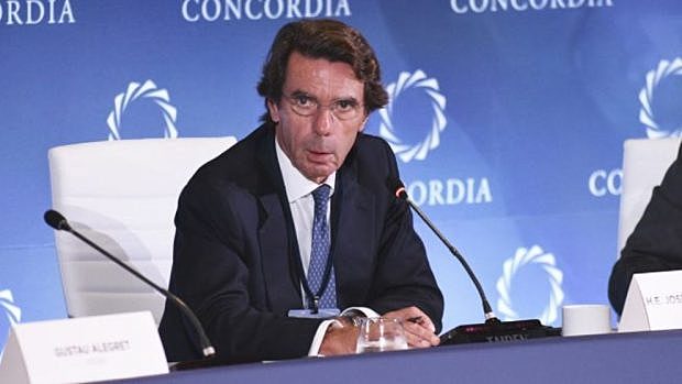 Aznar destituye a los altos cargos que se beneficiaron de contratos del AVE, entre ellos, familiares del presidente de Renfe.