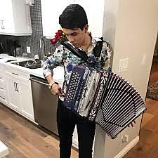 como empezo a cantar