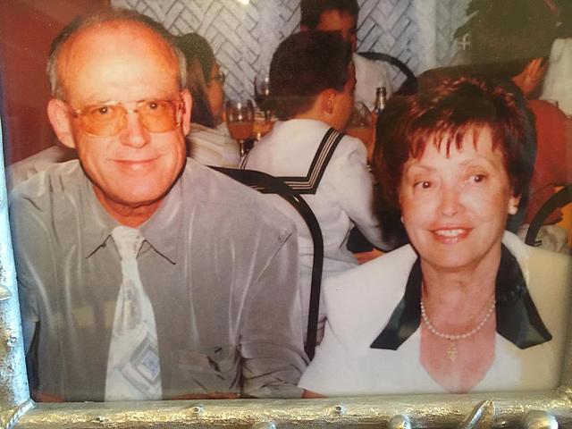 Arriba la mort del seu marit