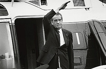 Nixon deja el poder
