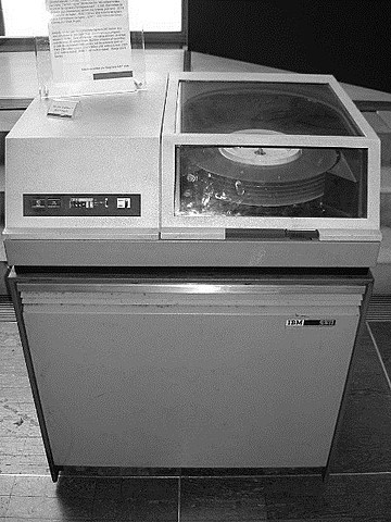 IBM 2311 – 1964