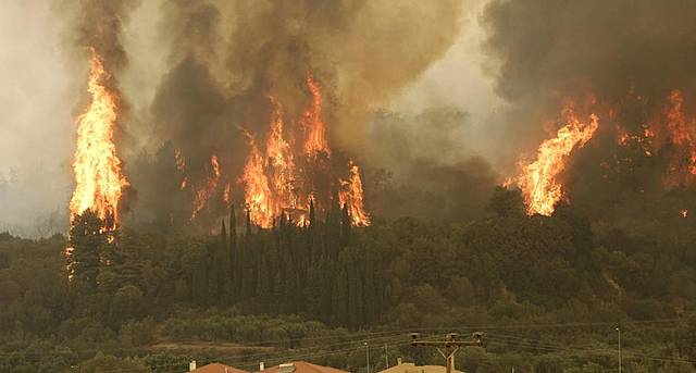 Peloponeso em chamas.