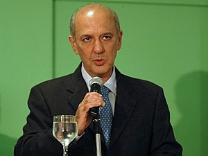 Arruda é flagrado no mensalão do DEM