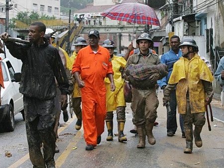 “Dilúvio” faz Rio de Janeiro parar