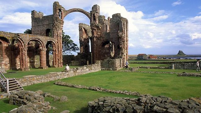 The Vikings Destroy Linisfarne