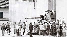 Timeline: La toma del Palacio de Justicia, denominada Operación Antonio Nariño por los Derechos del Hombre por el M-19, fue un asalto perpetrado en Bogotá, Colombia, el miércoles 6 de noviembre de 1985