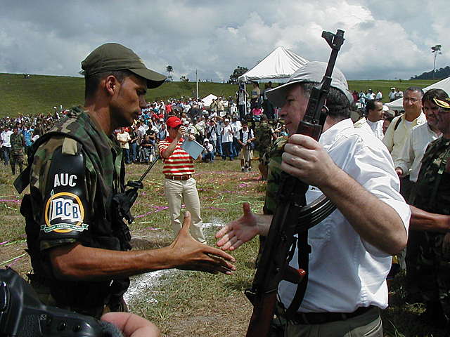 DESMOVILIZACION DE LAS AUC