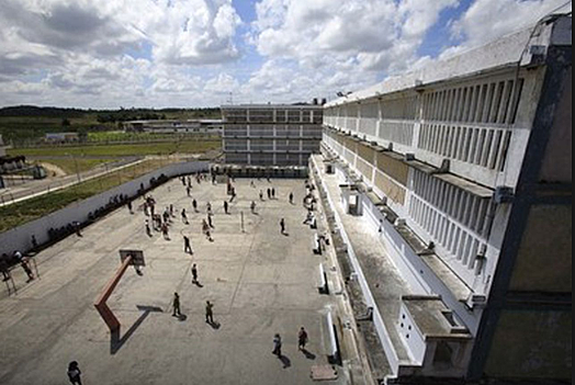 Moving back to his old cell after the riot Baca finds an old frind on a minimum security courtyard