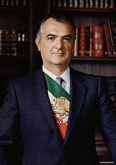 Asume la Presidencia de la República Miguel de la Madrid