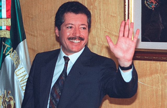 Es asesinado e Loma Taurinas , Baja California , el candidato del PRI a la Presidencia de la República Luis Donaldo Colosio