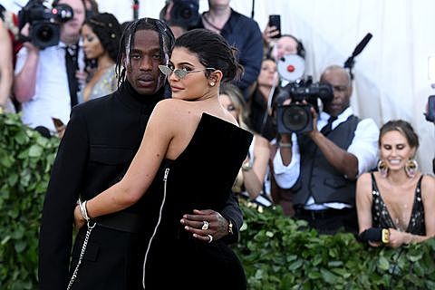 Kylie Jenner is verloofd met Travis Scott