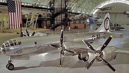 The First Plain That Droped A Nuke