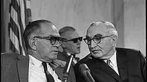 Fulbright holds public hearings on the war