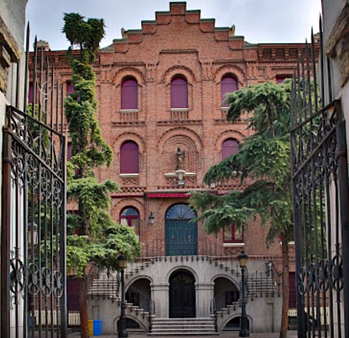 Col·legi en Madrid. Els valors ''del passat''