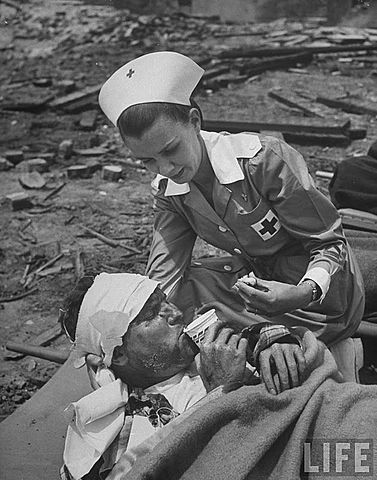 Clara Helped Wounded Soldiers
