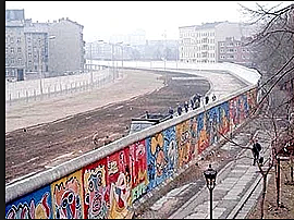 Construction of Berlin Wall