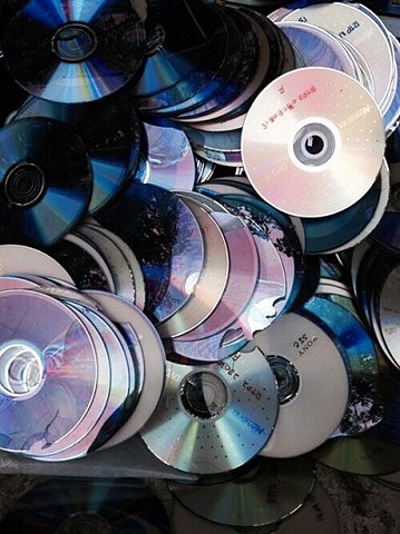 Compact Disc (CD)