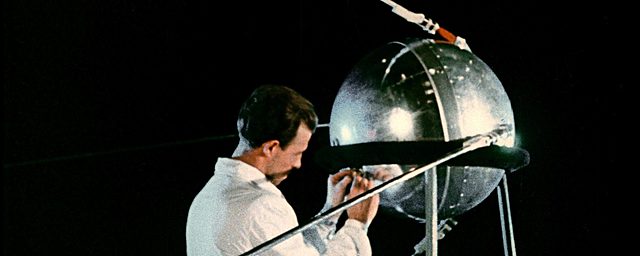 Primer satélite artificial