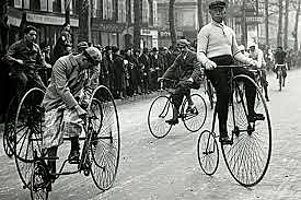 la bicicleta de rueda alta