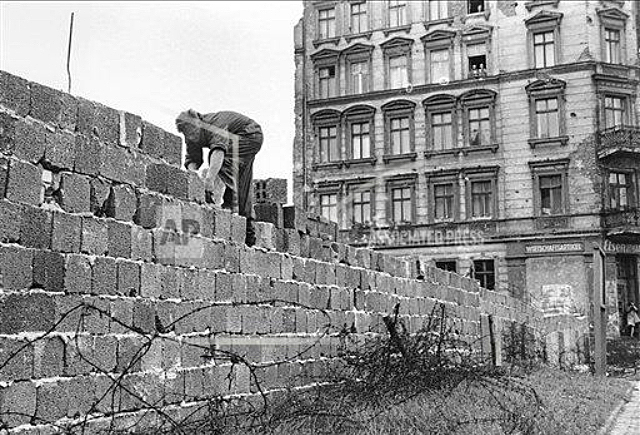 Der Bau der Berliner Mauer