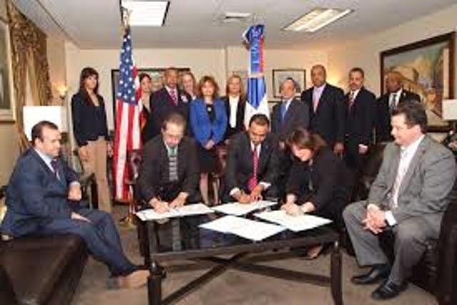 El FMLN y el Gobierno ponían fin al conflicto armado