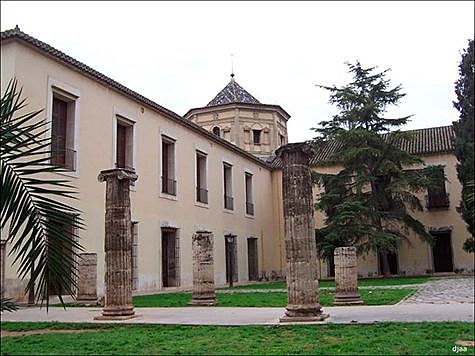 Fundación de Hospital de Inocentes y locos