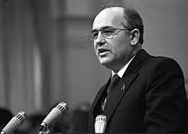 MIJAIL GORBACHOV