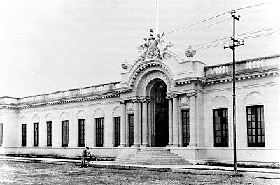 El poder central se hace cargo