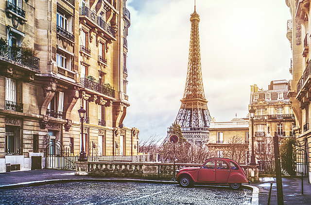 Teresa se'n va a Paris (França)