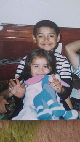 Mi hermano fuera de casa