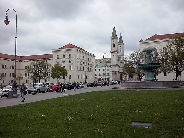 Fue profesor en las universidades de Munich