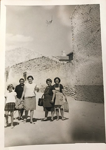 Su madre y su abuela