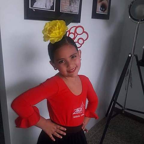 Bailando Flamenco con 6 años