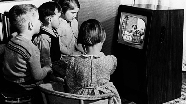 WHITE AND BLACK TELEVISION