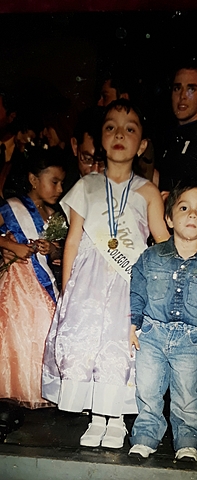 Entrega de corona de niña cultura