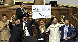 Se aprueba Ley de Amnistía