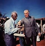 1975, Goth Whitlam giving back the land